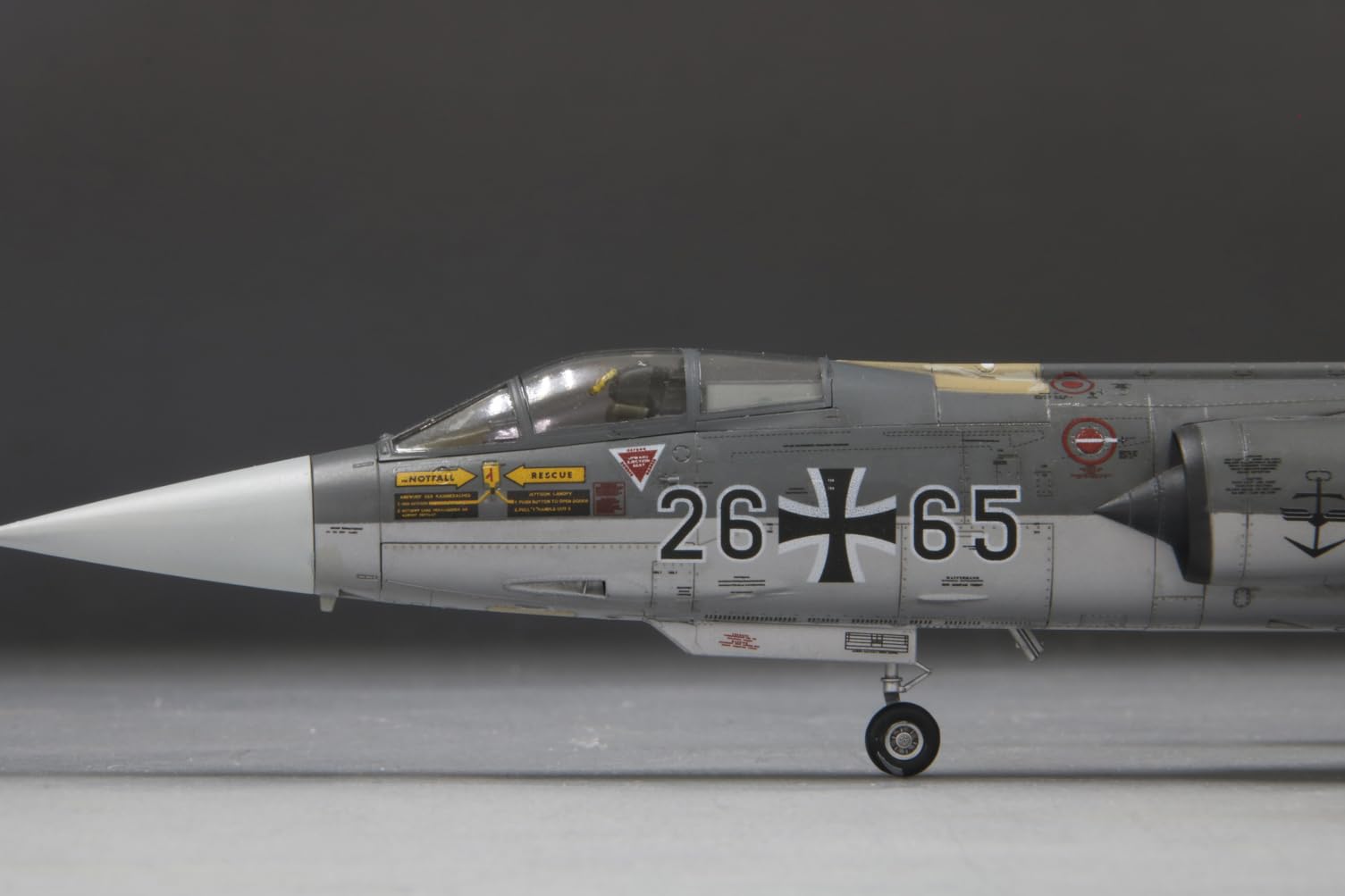 Amazon | ファインモールド 1/72 ジェット機シリーズ ドイツ F-104G
